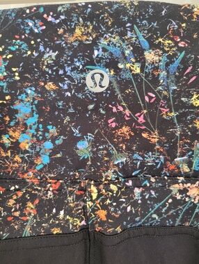 Lululemon Pants Legging Black Flowerscent Wake And Train Tight Size 8 Inseam 28"